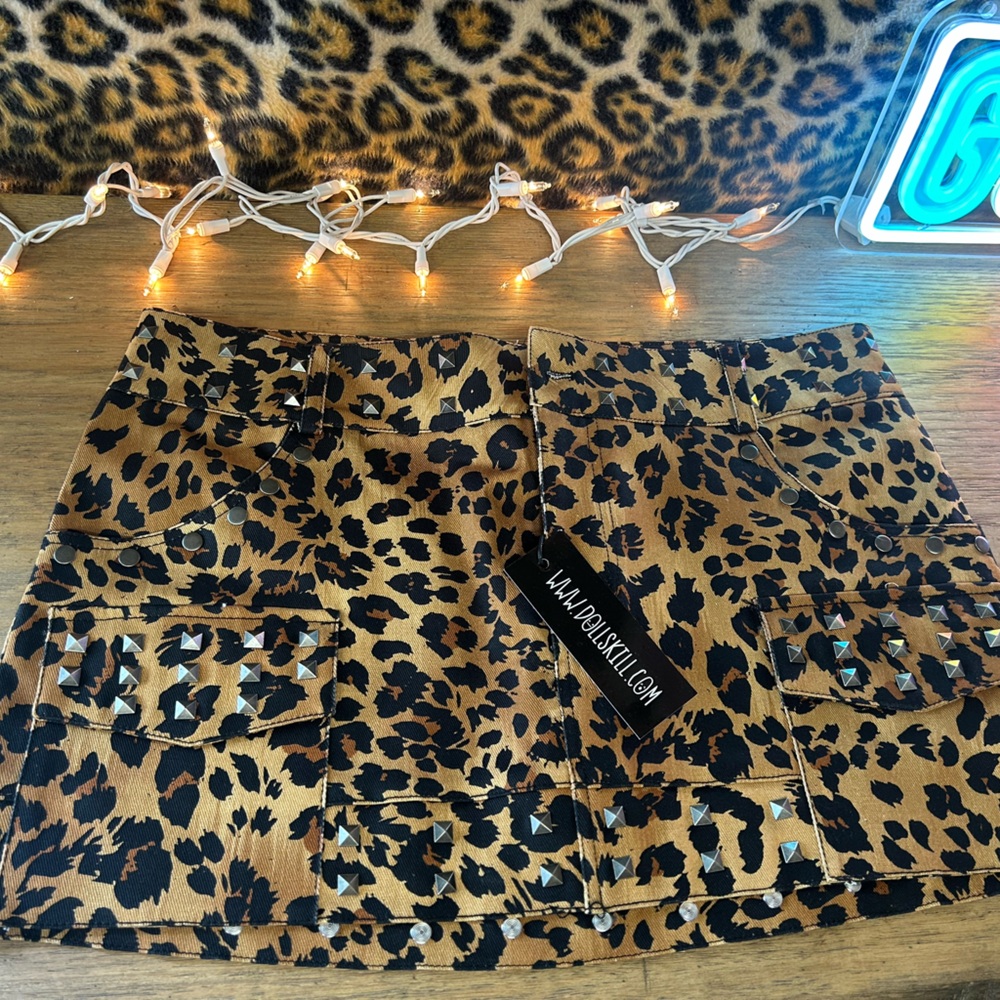 Leopard mini skirt 🔥
